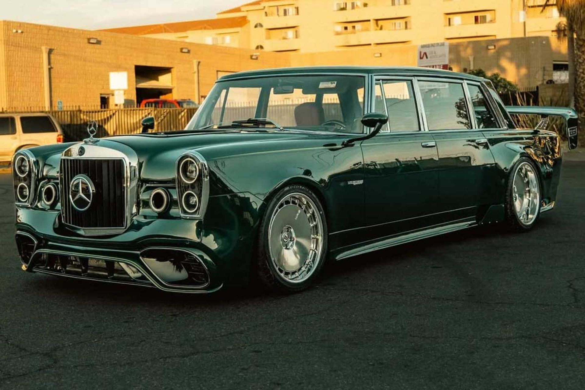 رستوماد مرسدس 600 کلاسیک