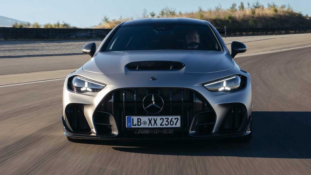 مرسدس AMG CLE646 نمای جلو
