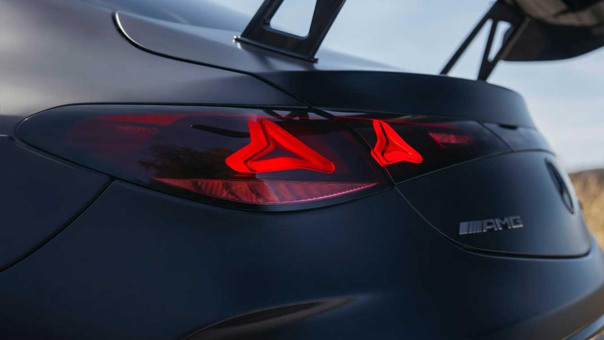 مرسدس AMG CLE646 چراغ عقب