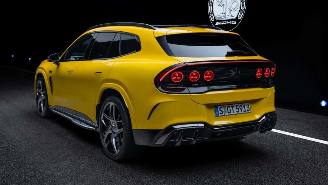 مرسدس AMG GT SUV زرد رنگ نمای عقب