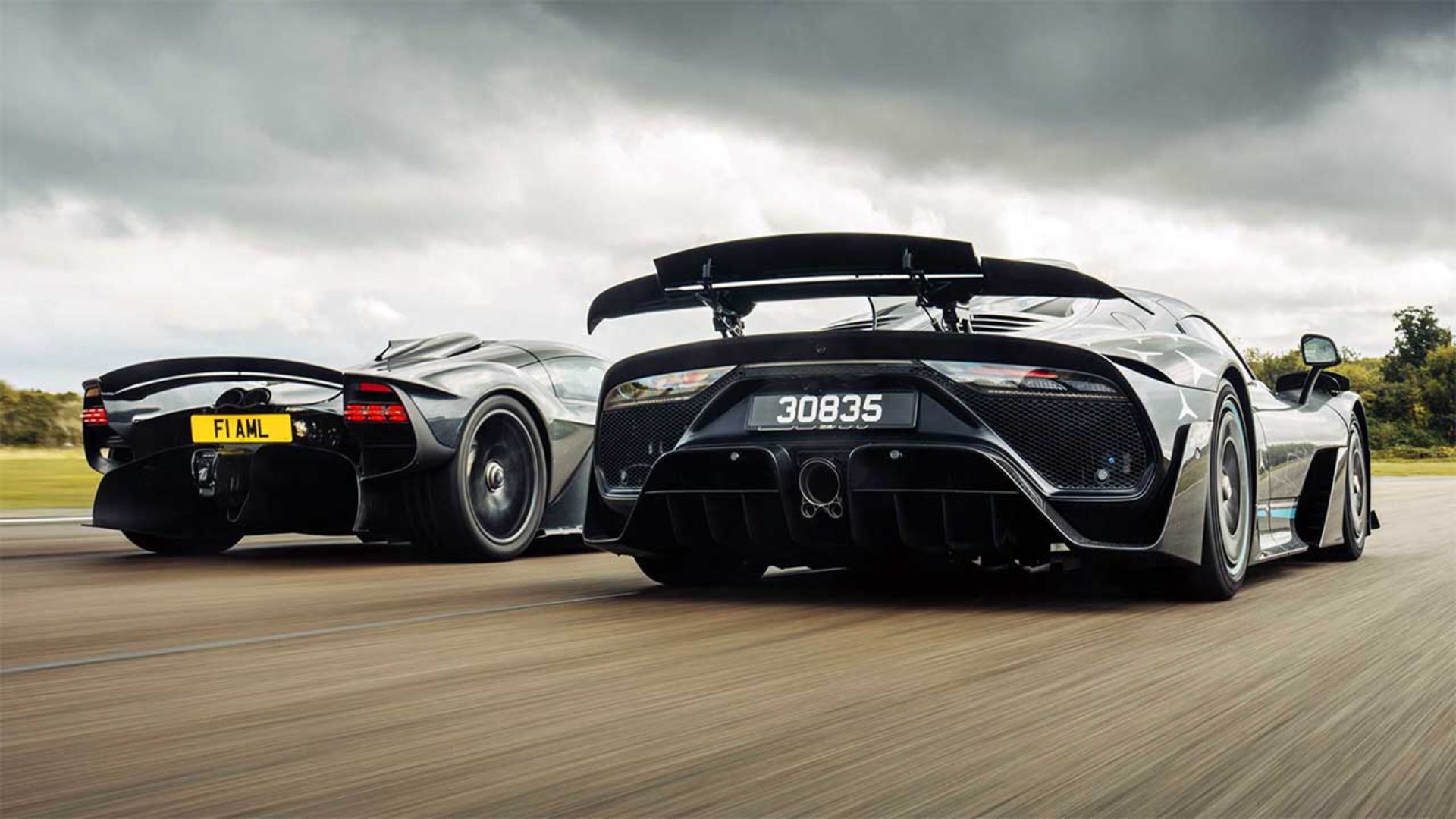 مرسدس AMG One در برابر آستون‌مارتین والکری