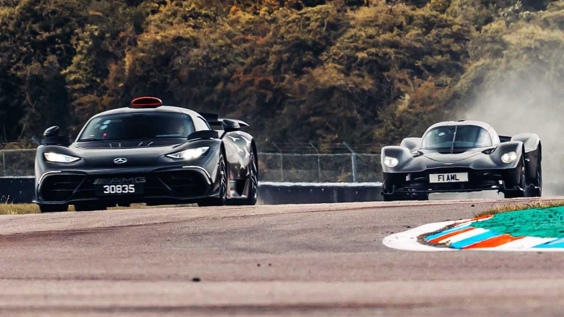 مرسدس AMG One در برابر آستون‌مارتین والکری