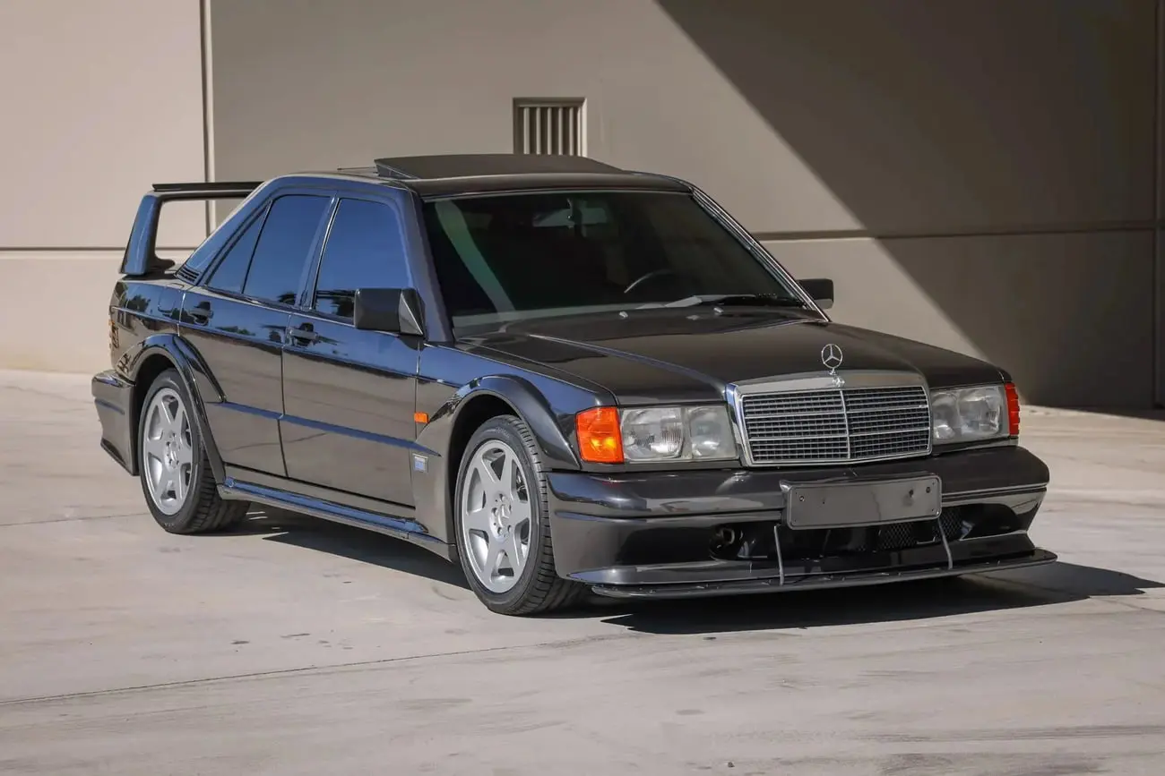 خودروی کلاسیک مرسدس بنز (Mercedes-Benz) مدل 190E 2.5 Evo II با رنگ مشکی