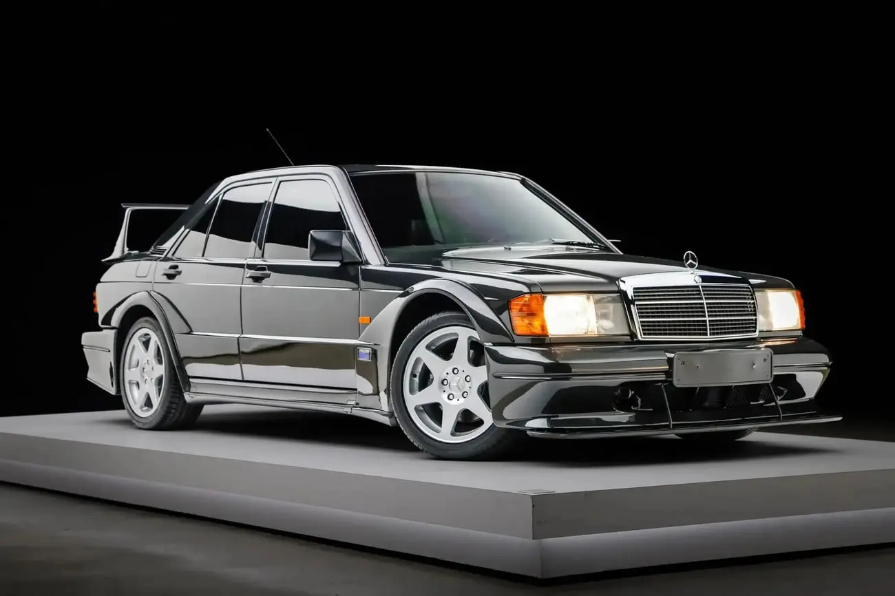 خودروی کلاسیک مرسدس بنز (Mercedes-Benz) مدل 190E 2.5 Evo II با رنگ مشکی