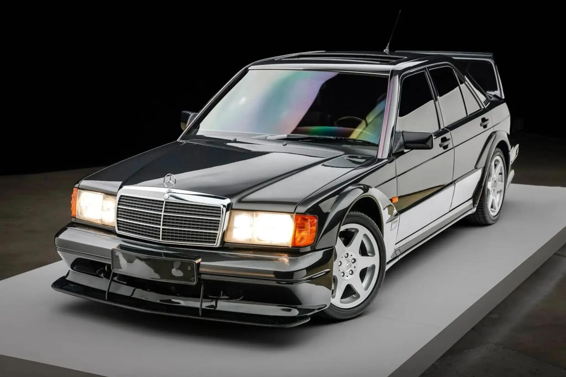 خودروی کلاسیک مرسدس بنز (Mercedes-Benz) مدل 190E 2.5 Evo II با رنگ مشکی