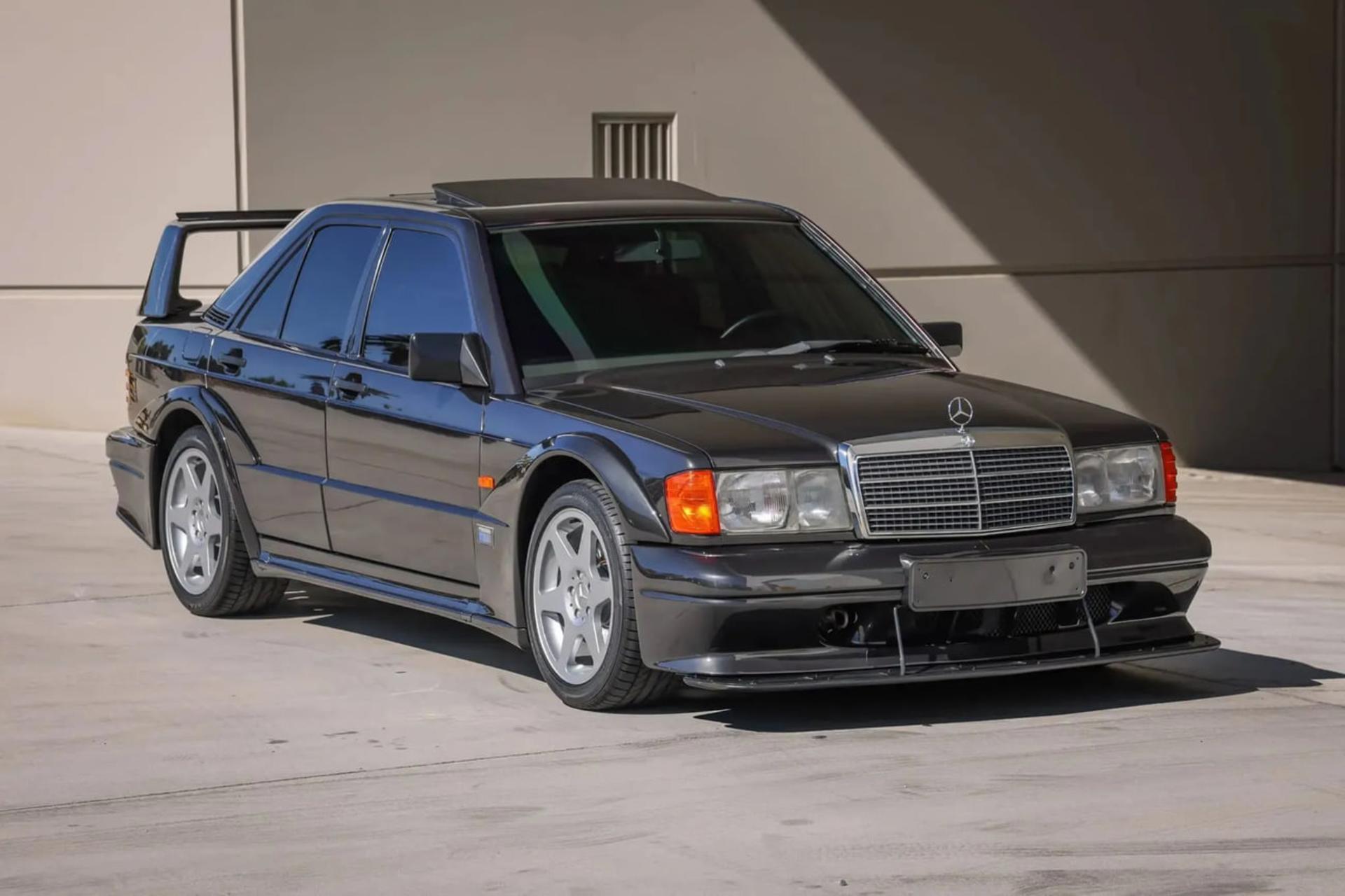 خودروی کلاسیک مرسدس بنز (Mercedes-Benz) مدل 190E 2.5 Evo II با رنگ مشکی
