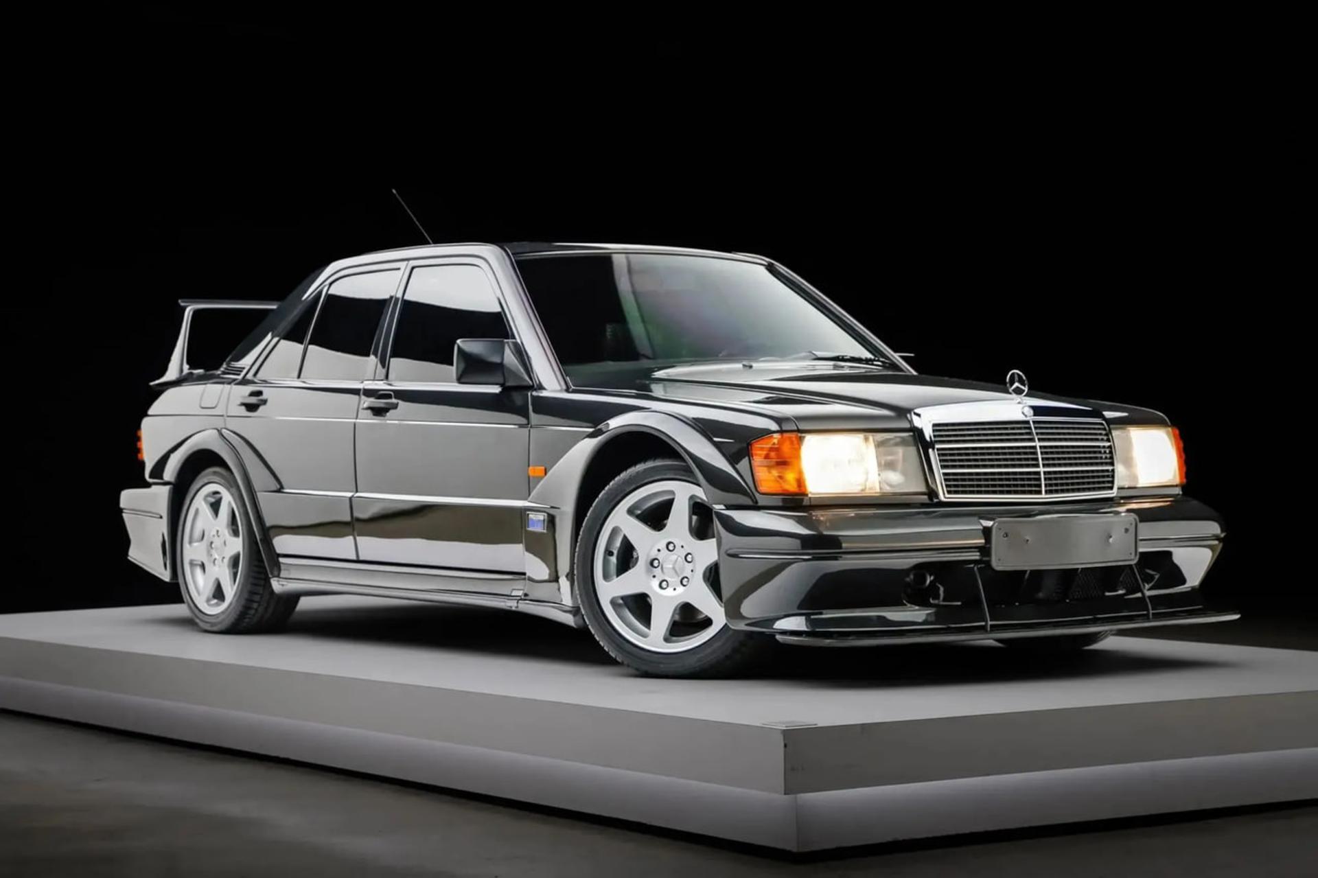 خودروی کلاسیک مرسدس بنز (Mercedes-Benz) مدل 190E 2.5 Evo II با رنگ مشکی