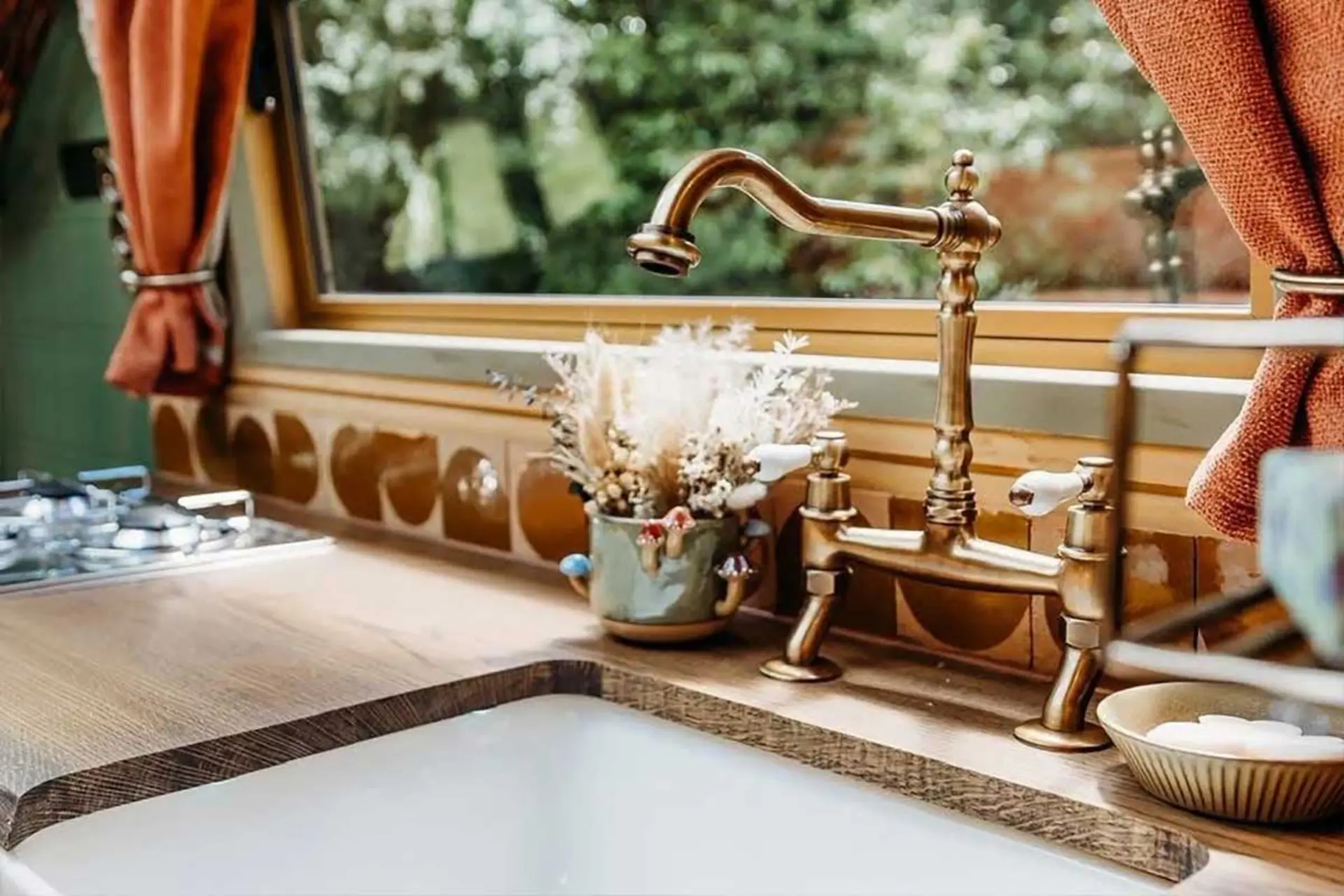 مینی‌بوس بنز کمپر