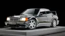 مرسدس بنز (Mercedes-Benz) کلاسیک مشکی رنگ با رینگ‌های نقره‌ای در استودیو