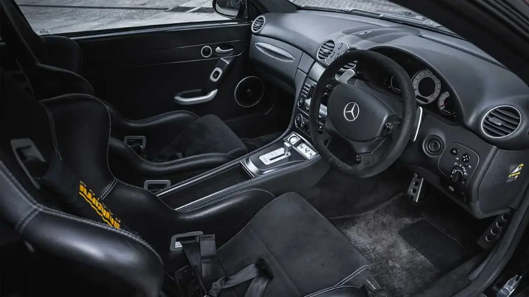 مرسدس CLK DTM جنسن باتن داخل کابین