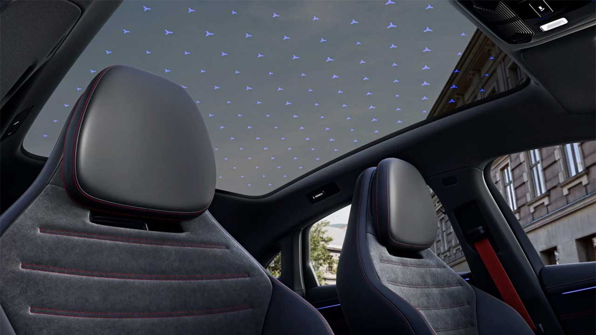 داخل مرسدس بنز C کلاس برقی 