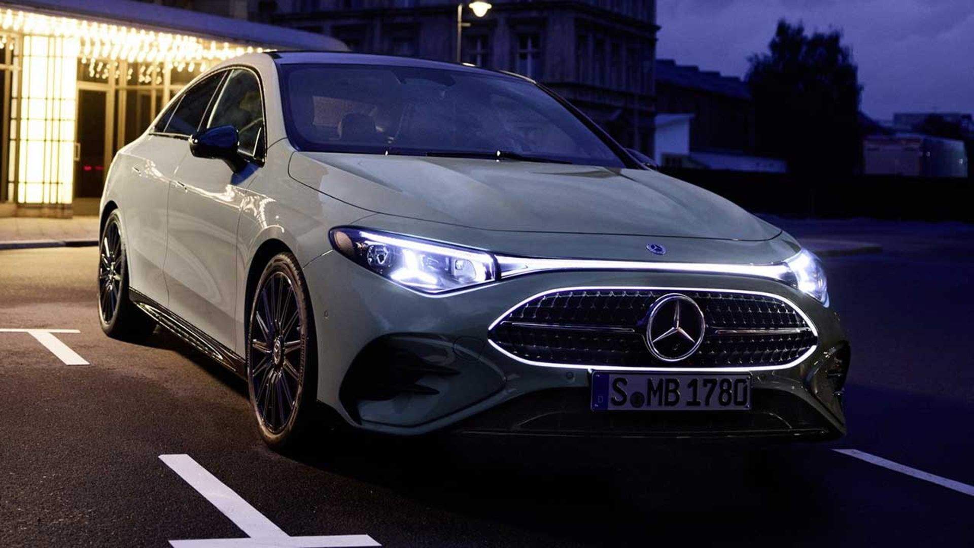 مرسدس بنز CLA هیبرید 