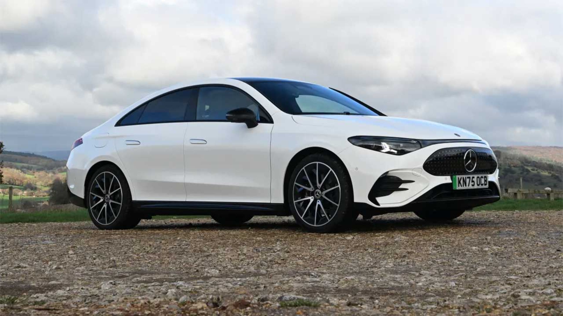 نبرد مرسدس CLA برقی و تسلا مدل 3