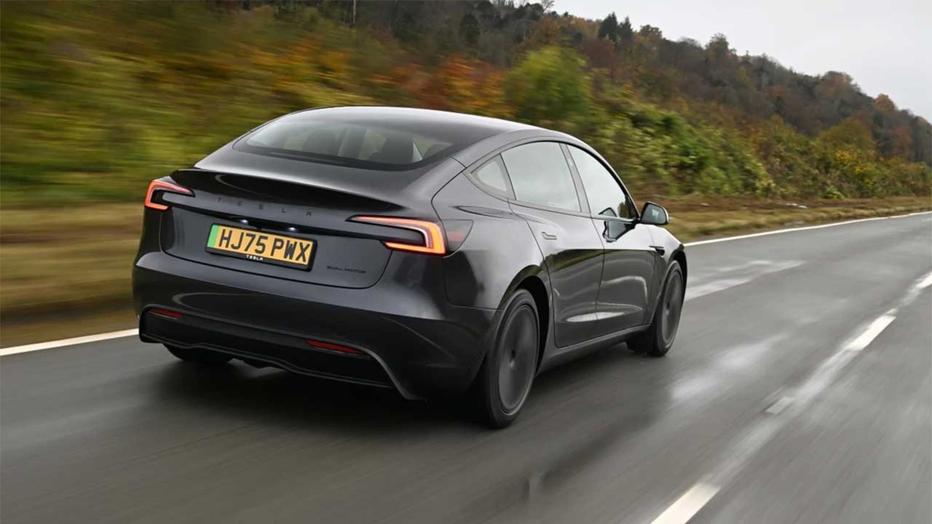 نبرد مرسدس CLA برقی و تسلا مدل 3