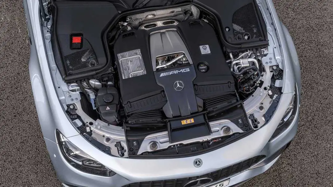 موتور V8 مرسدس E63