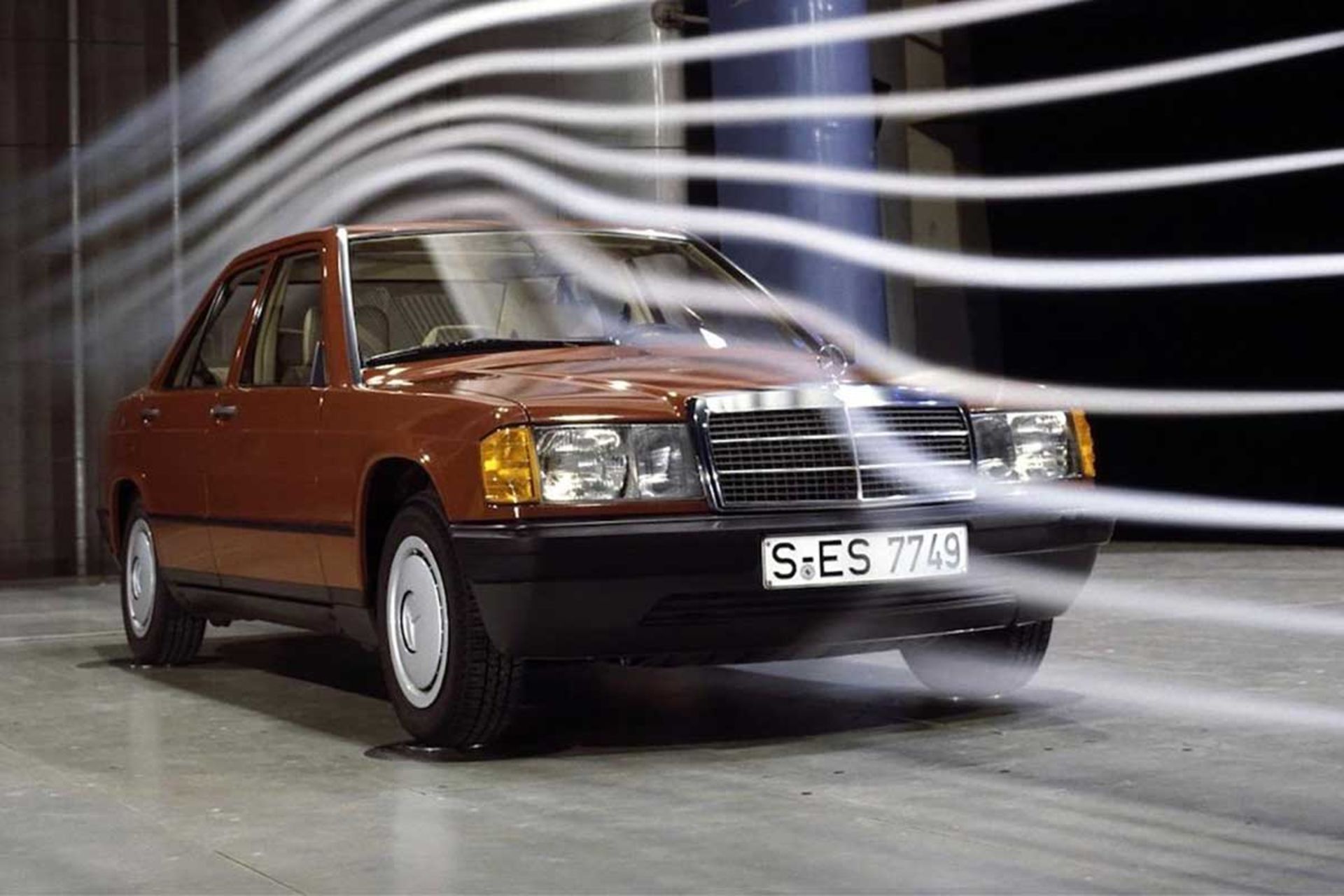 برف‌پاک‌کن تکی مرسدس