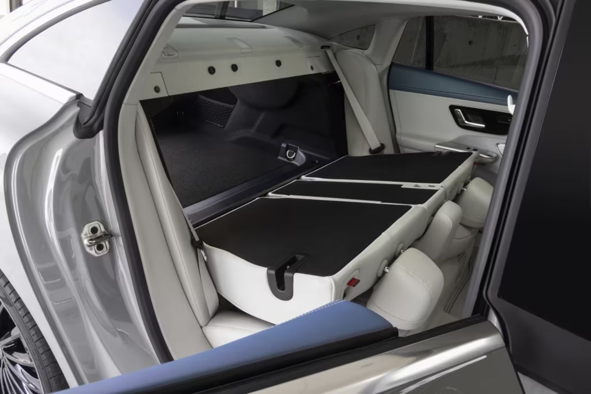 mersedes benz eqe sedan iran