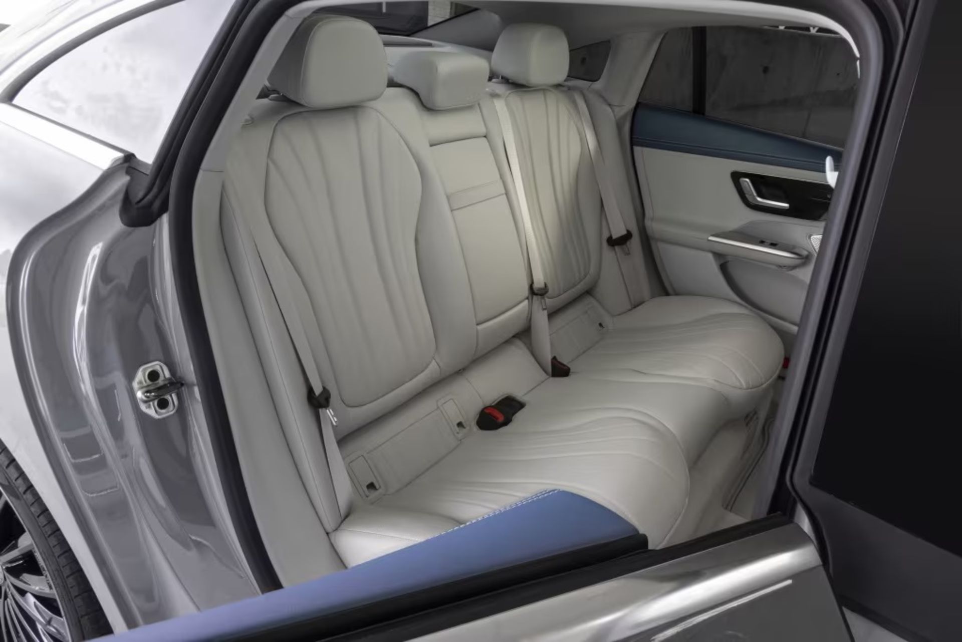mersedes benz eqe sedan iran