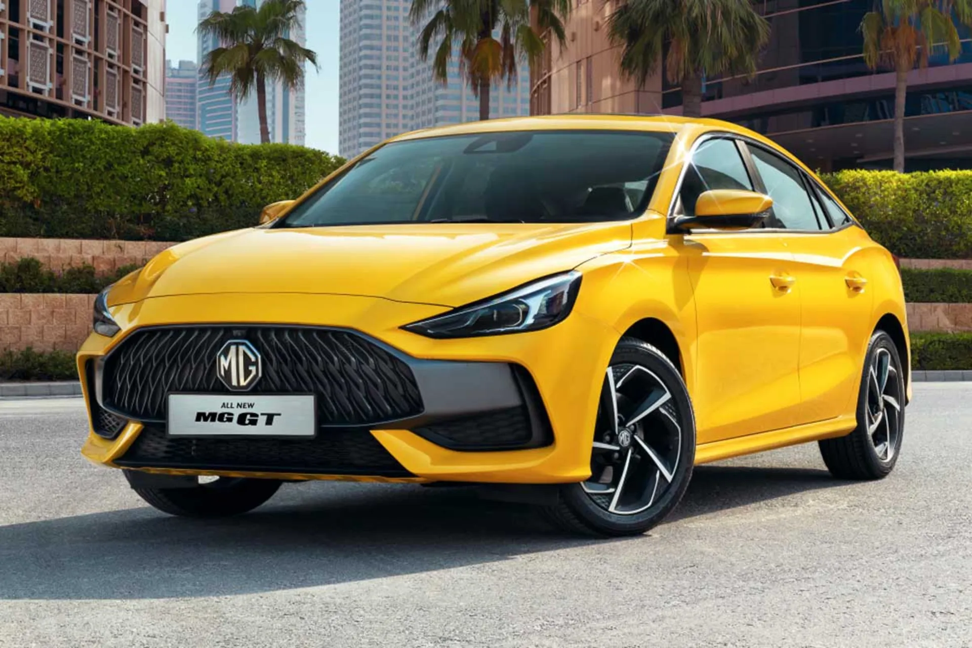 ام جی GT نمای جلو