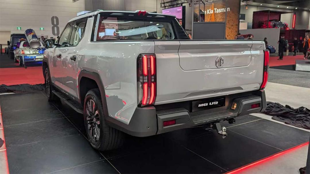 پیکاپ ام‌جی U9 نمای عقب