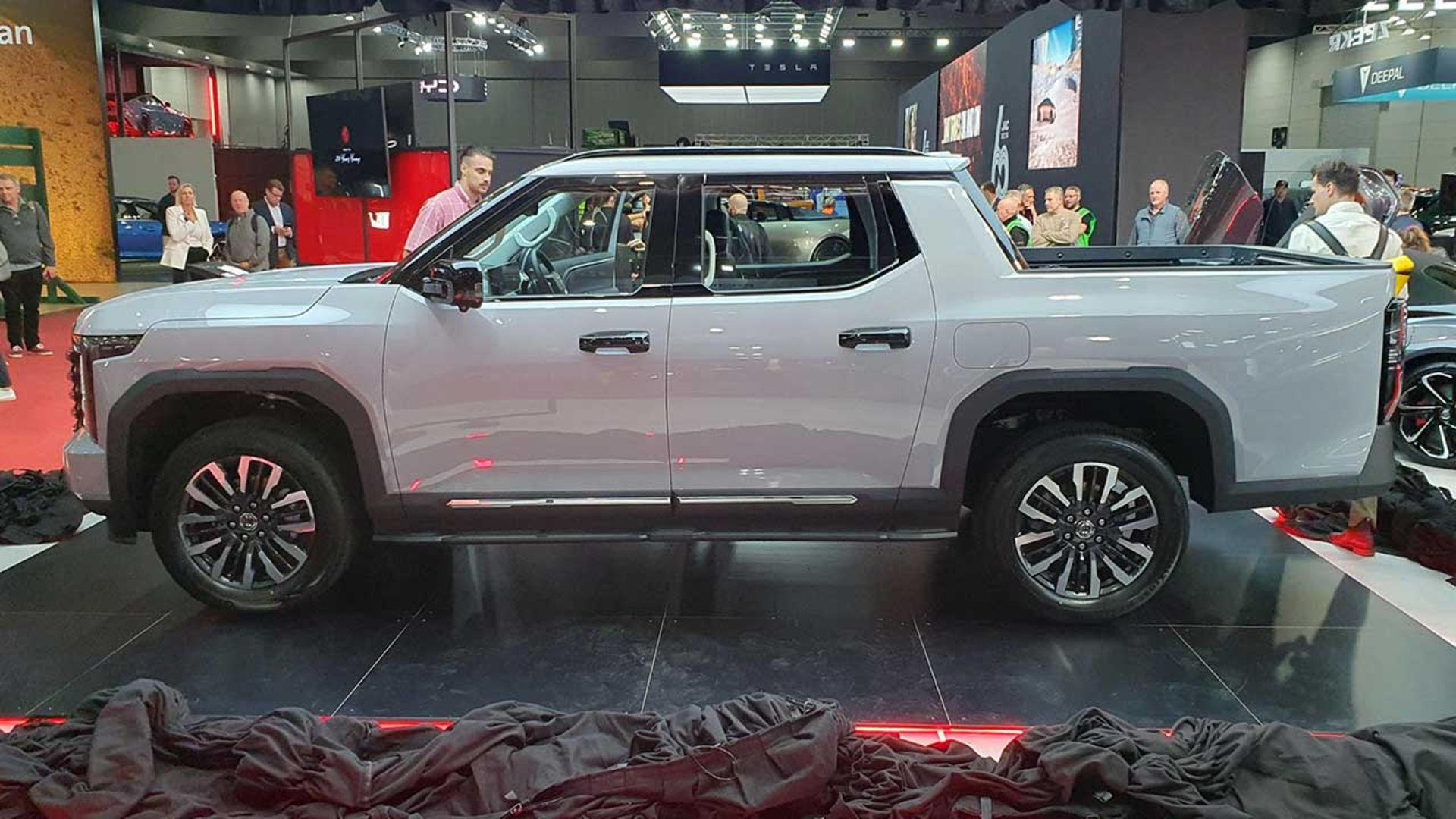 پیکاپ ام‌جی U9