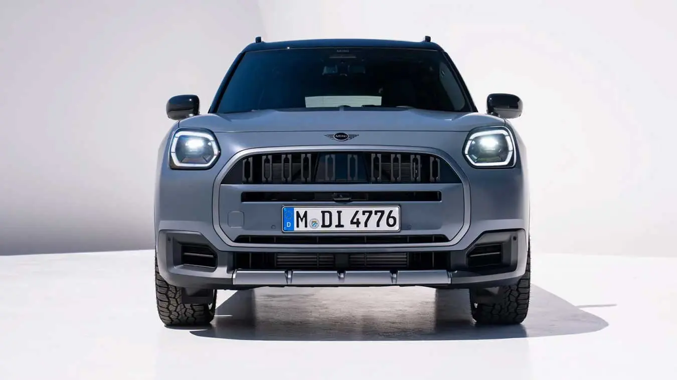 مینی کانتریمن (Mini Countryman) نسخه ماجراجو با طراحی بدنه خاکستری