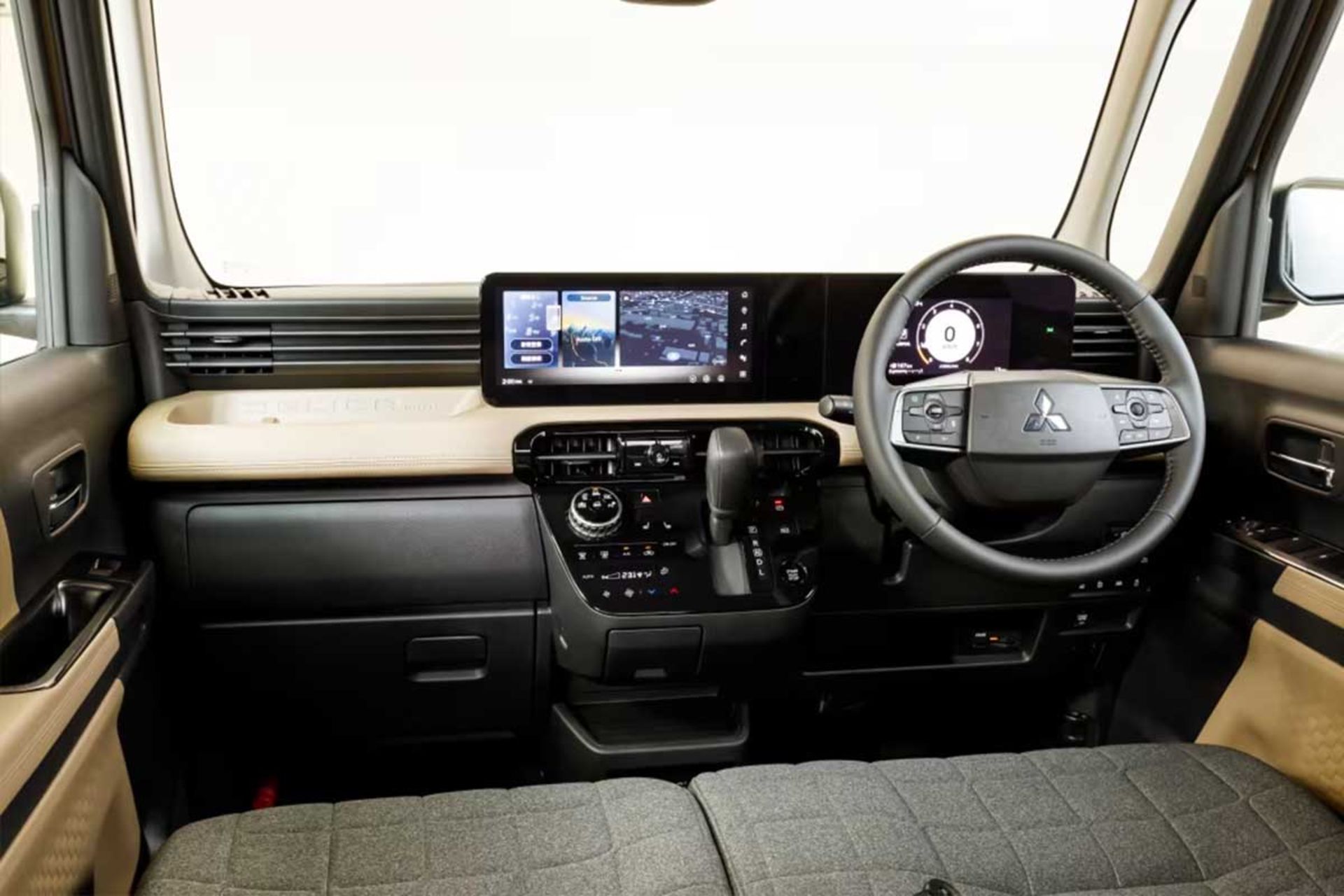 میتسوبیشی دلیکا مینی 2025