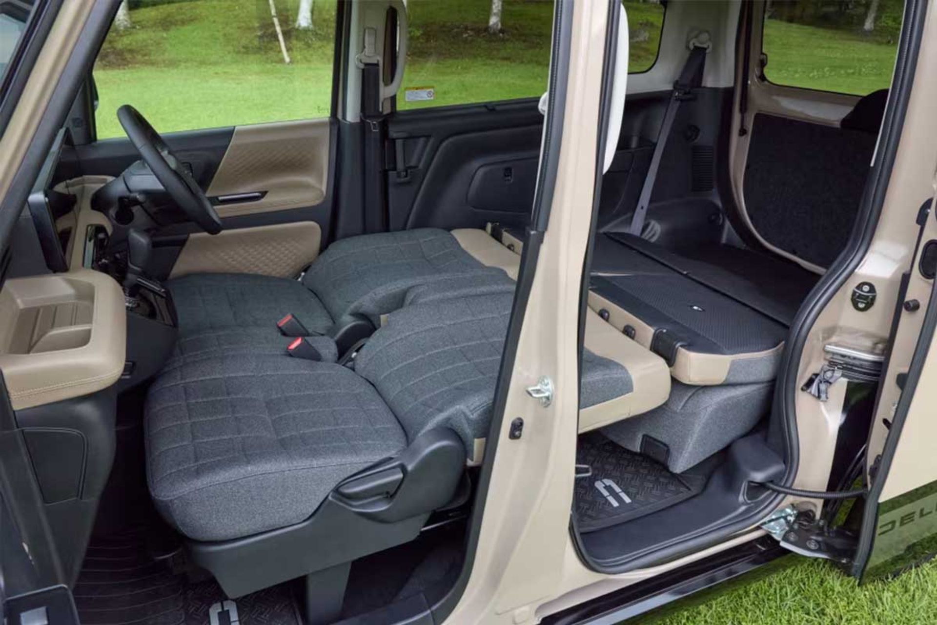 میتسوبیشی دلیکا مینی 2025