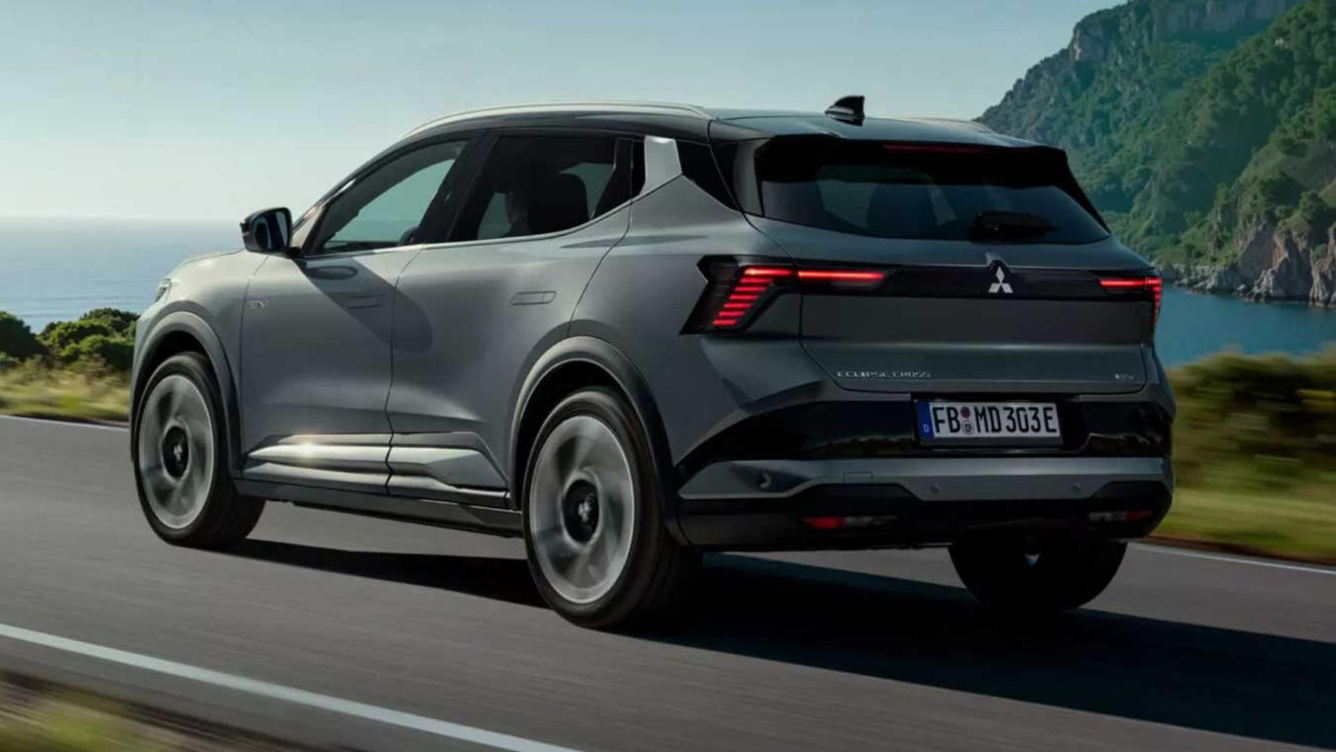 خودروی میتسوبیشی اکلیپس کراس برقی (Mitsubishi Eclipse Cross EV) در حال حرکت در جاده
