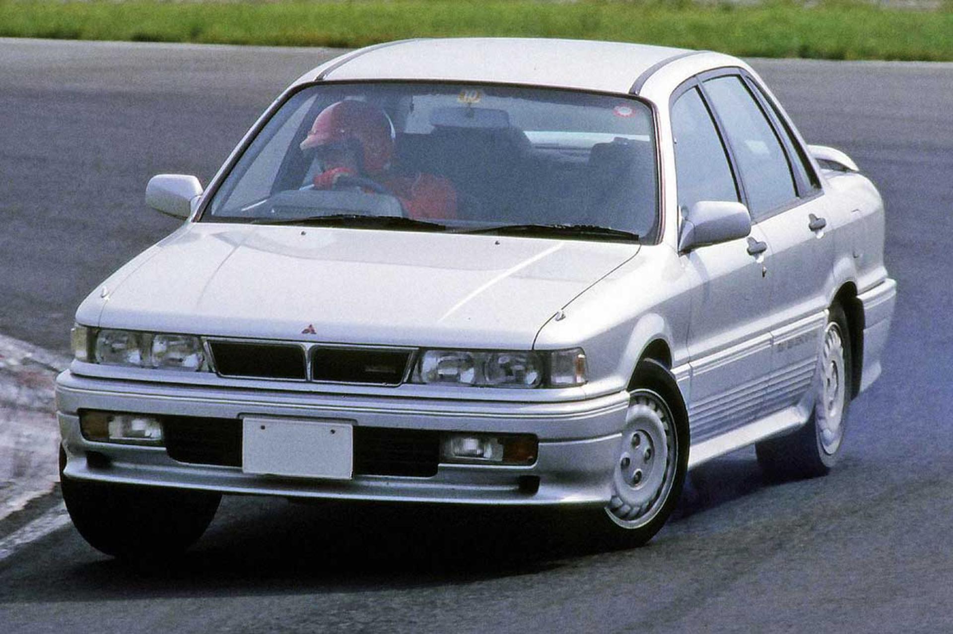 میتسوبیشی گالانت VR-4