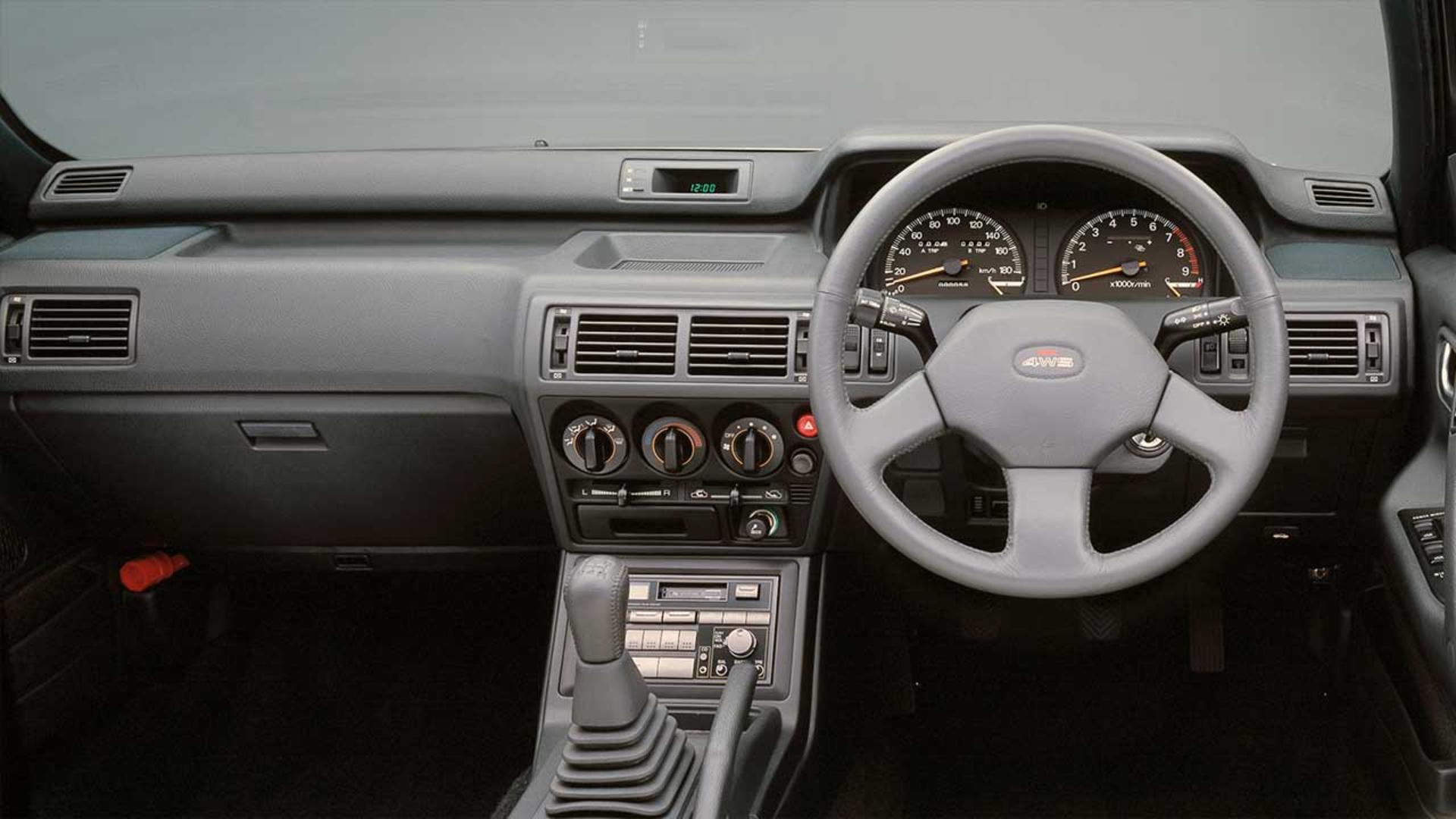 میتسوبیشی گالانت VR-4