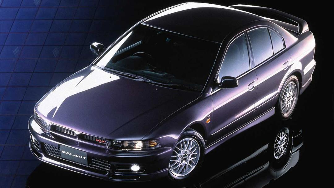 خودرو اسپرت میتسوبیشی گالانت (Mitsubishi Galant) VR-4 با رنگ بنفش تیره