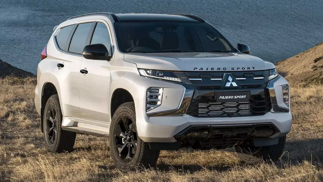 میتسوبیشی پاجرو اسپرت (Mitsubishi Pajero Sport) سفید رنگ در طبیعت