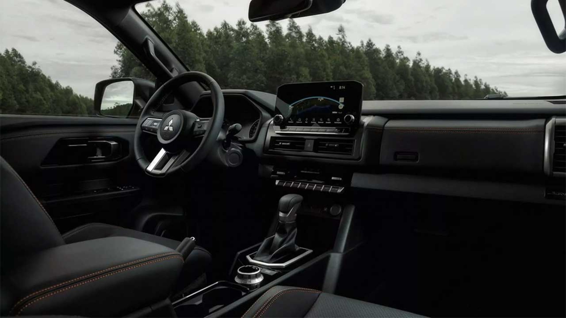 میتسوبیشی ترایتون ساوانا