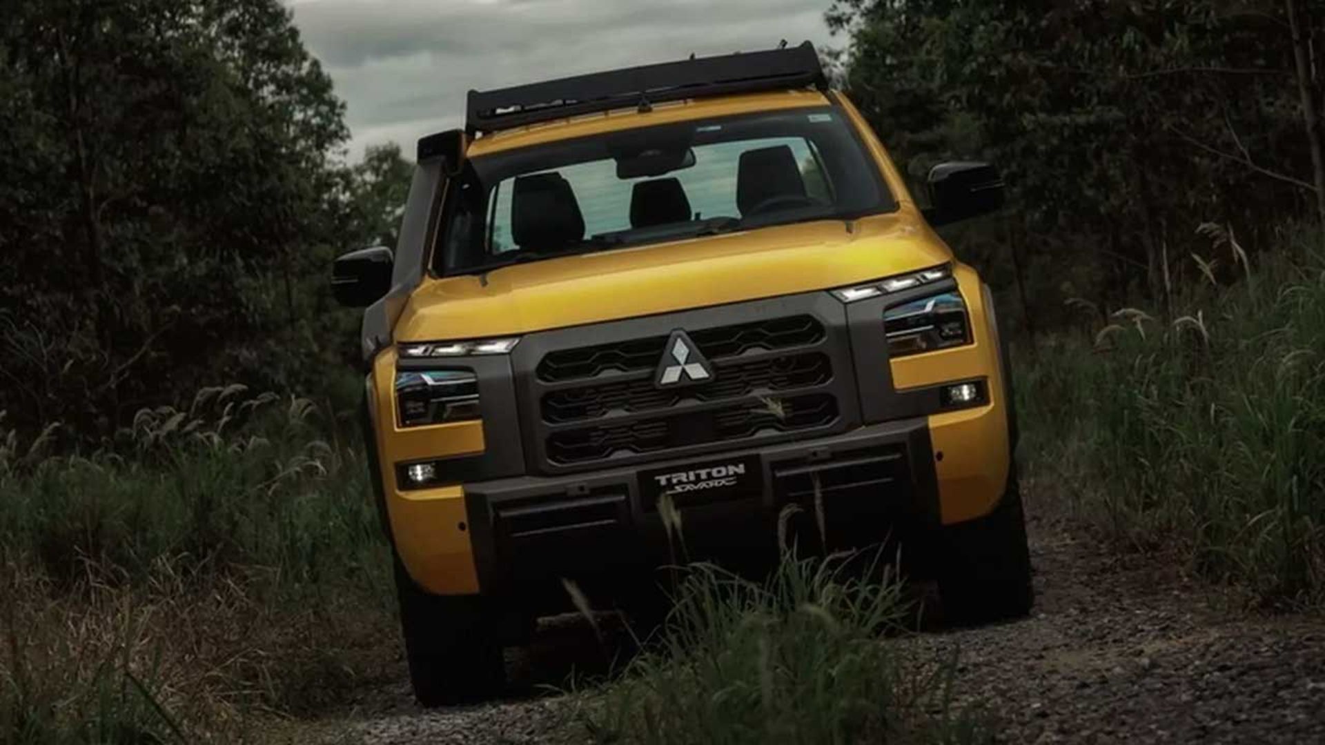 میتسوبیشی ترایتون ساوانا