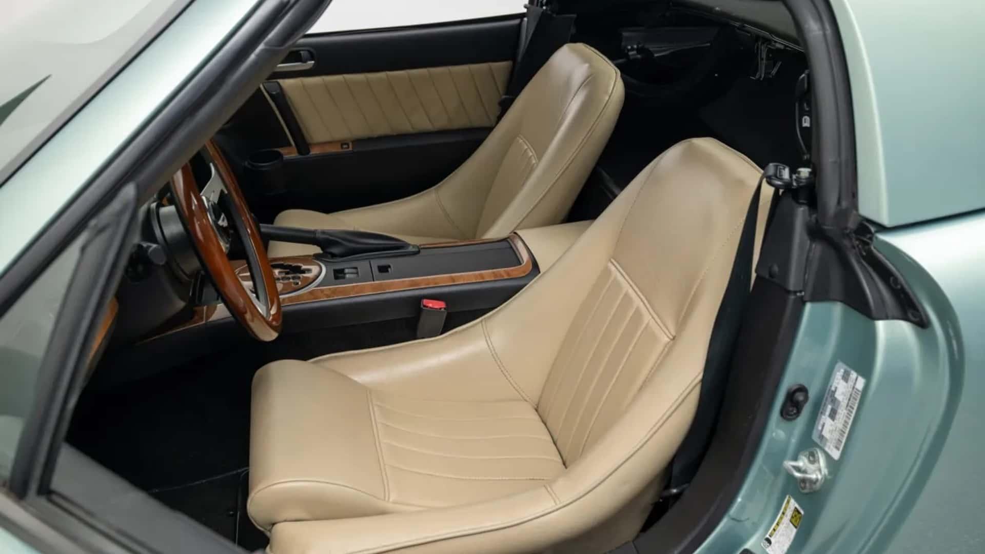 تبدیل مزدا MX-5 به آستون‌مارتین 