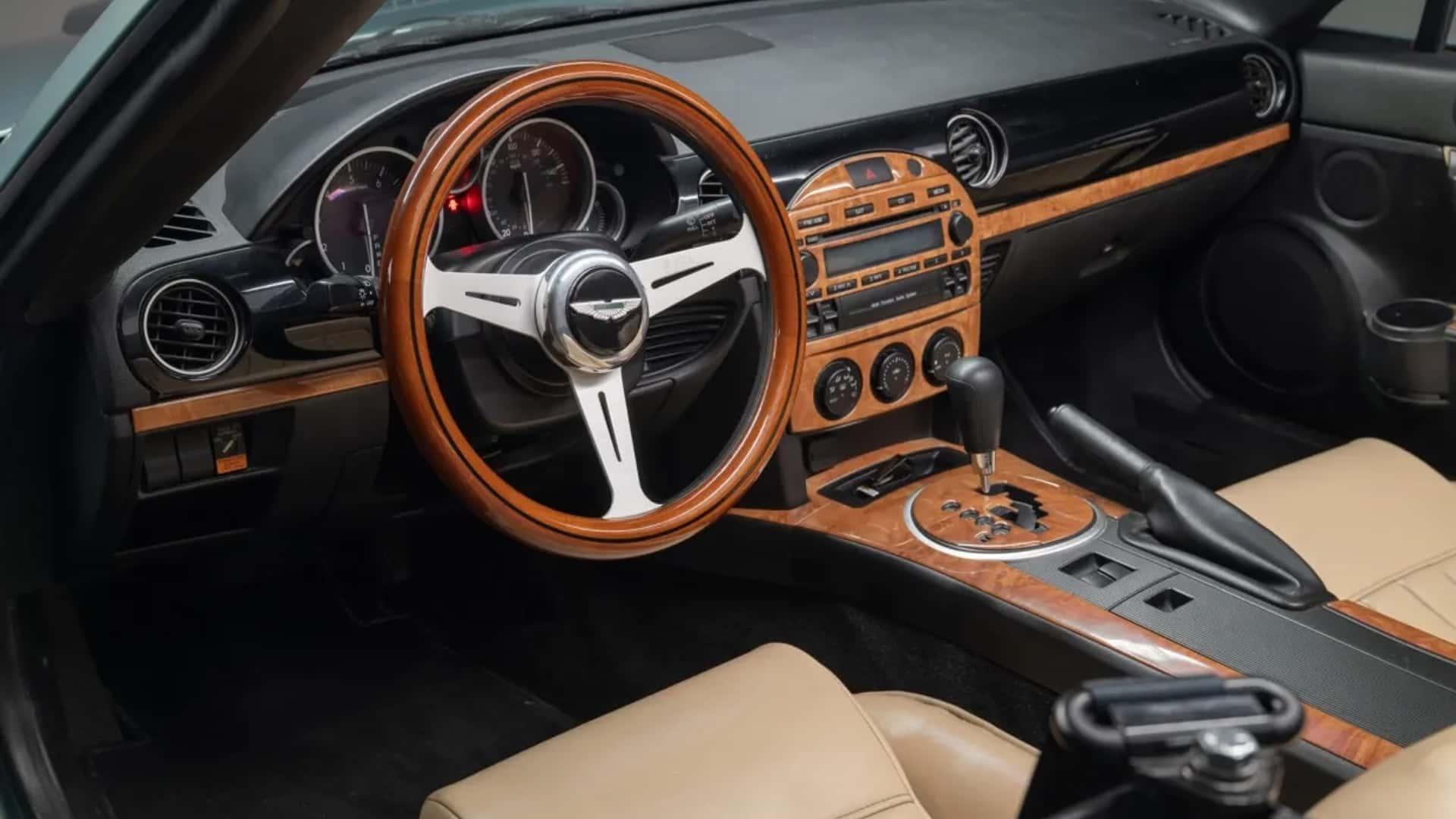 تبدیل مزدا MX-5 به آستون‌مارتین 