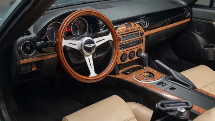 تبدیل مزدا MX-5 به آستون‌مارتین 