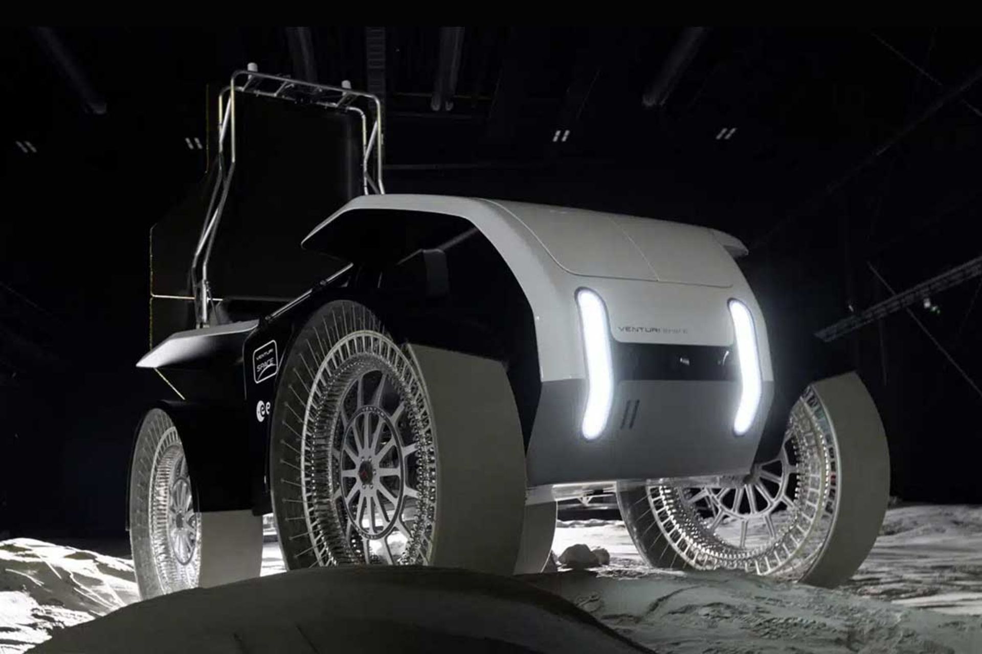 ماه نورد اروپایی مونا لونا