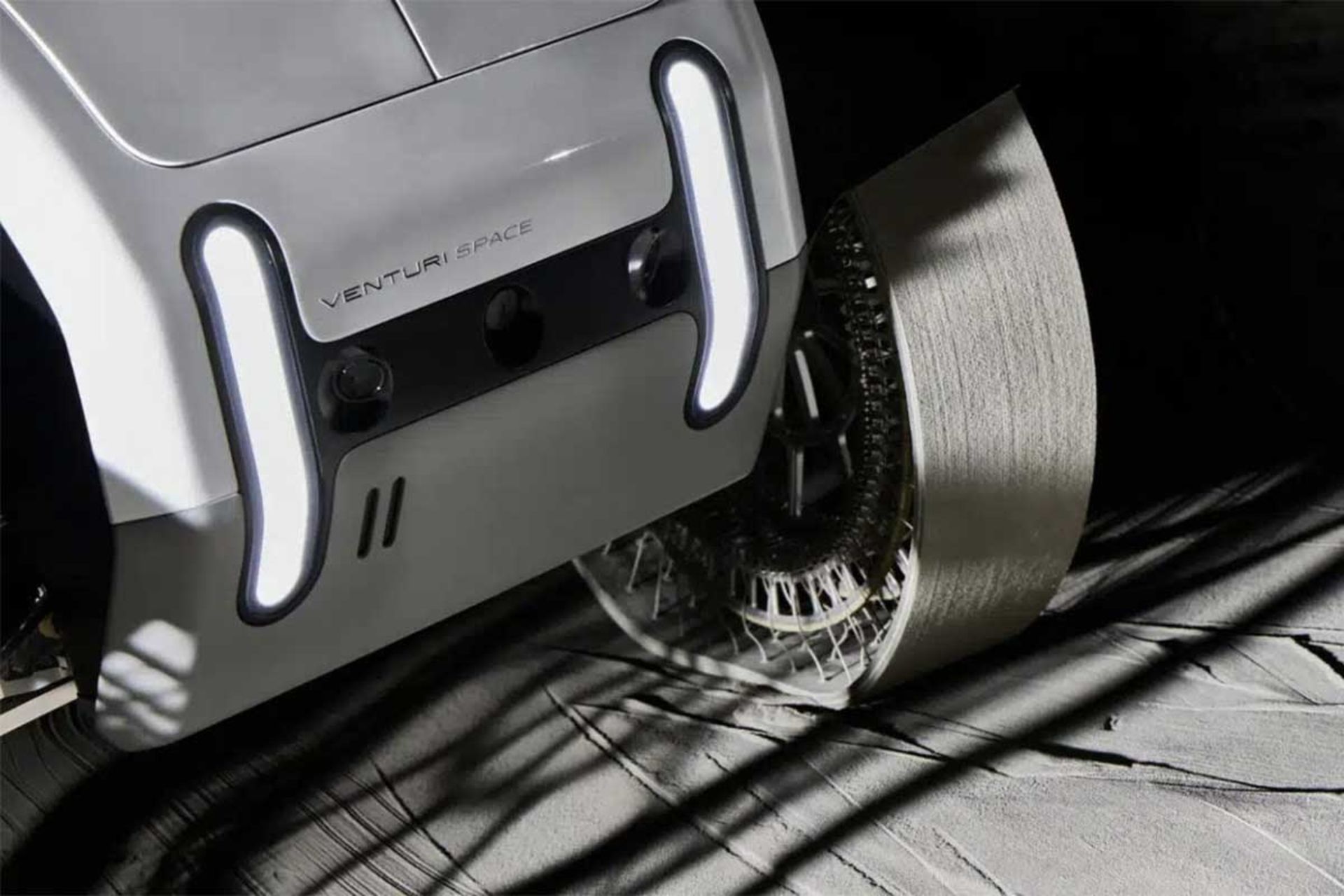 ماه نورد اروپایی مونا لونا