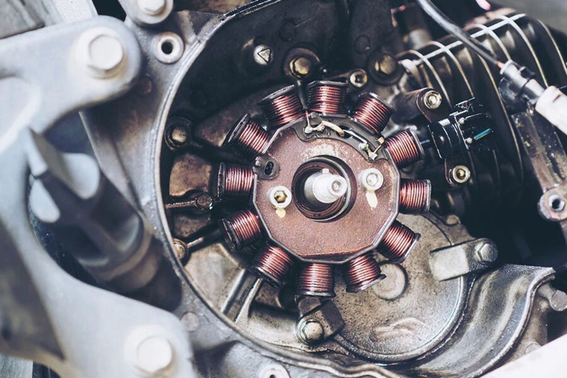 عیب یابی سیستم جرقه زنی موتور سیکلت