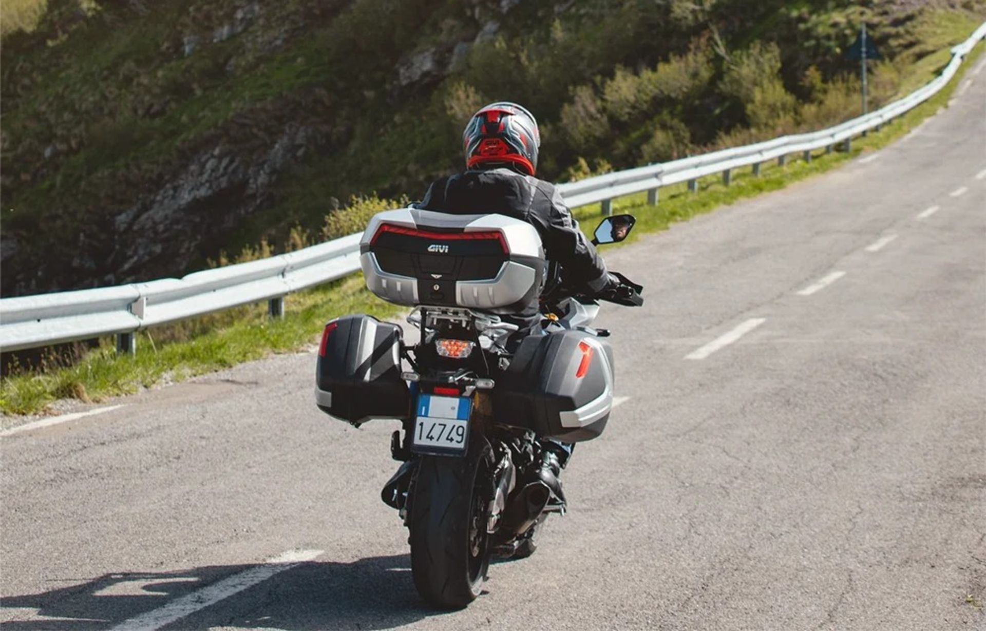 سفر با موتور در جاده