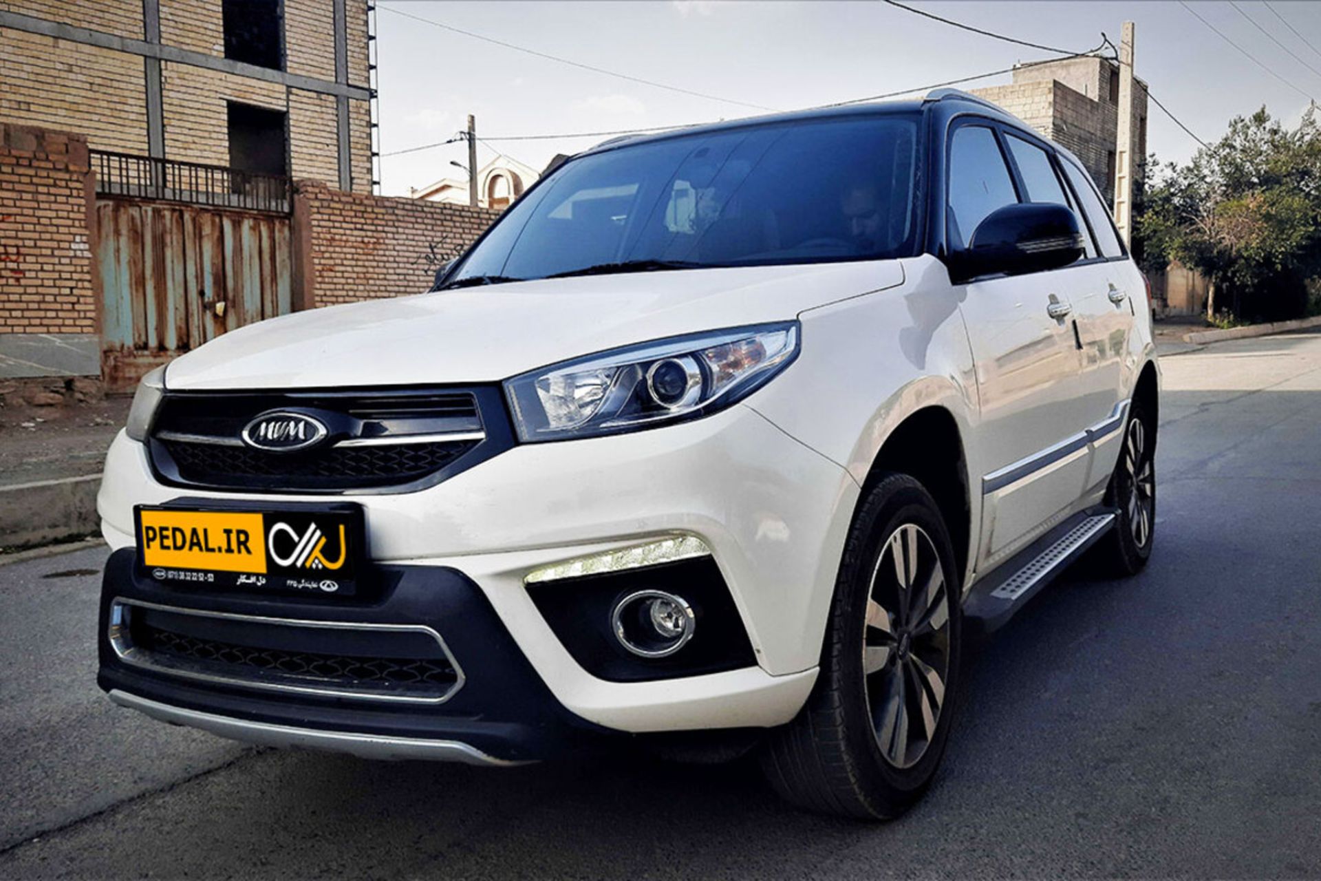 نمای جلوی ام وی ام X33 اس