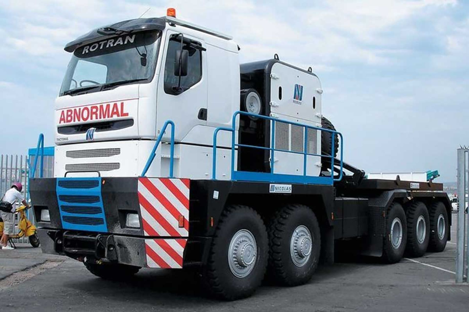 بزرگ‌ترین کامیون کشنده