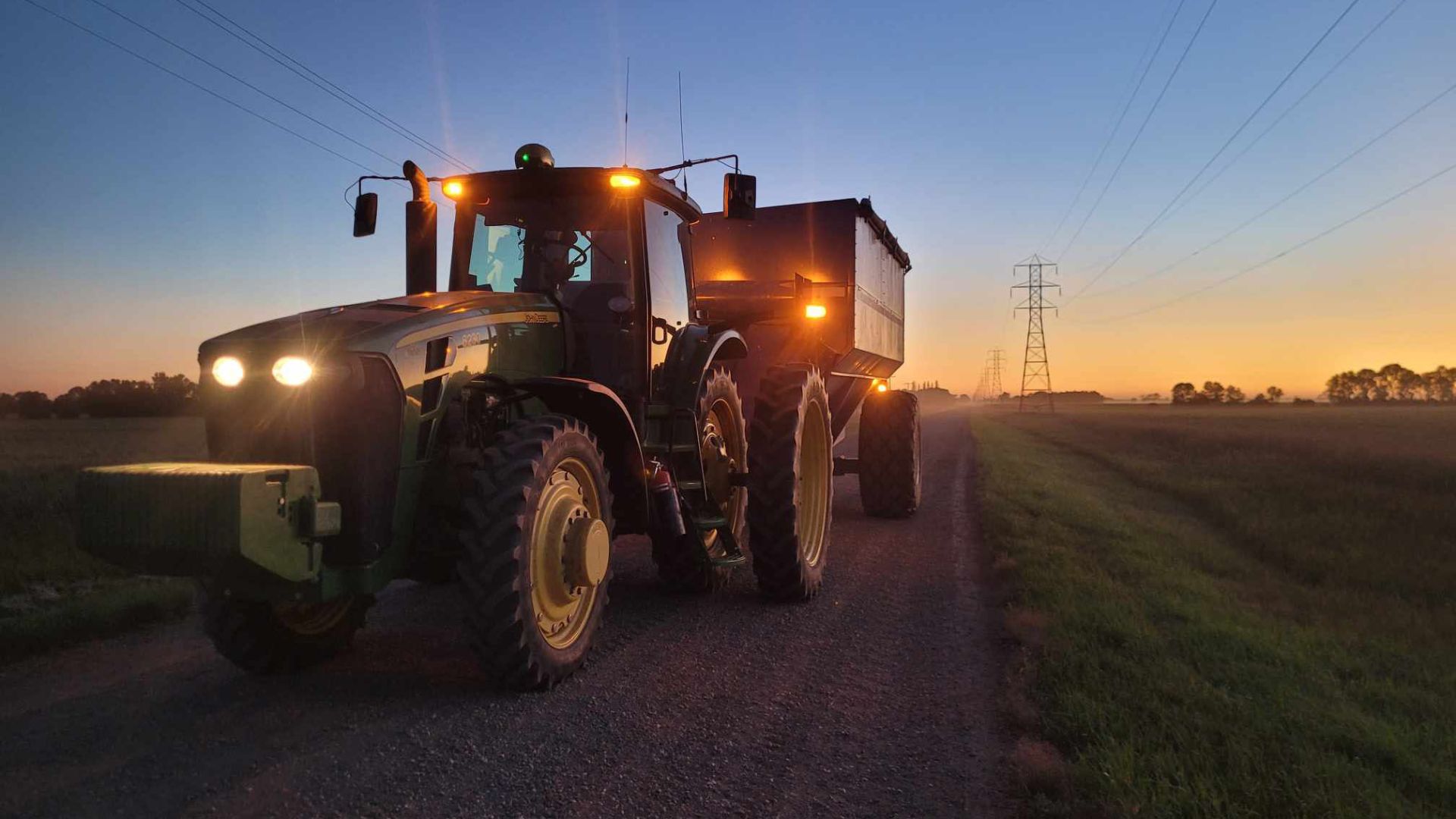 تردد تراکتور در شب