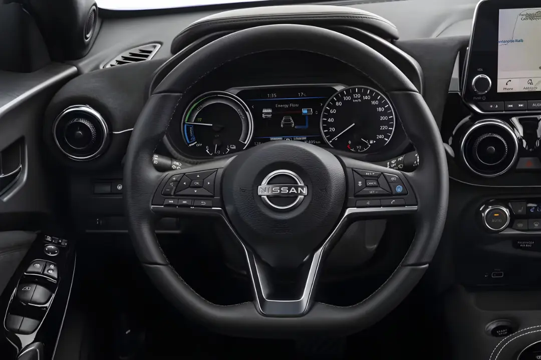 نمای داخلی و فرمان خودروی نیسان جوک (Nissan Juke) مدل ۲۰۲۶