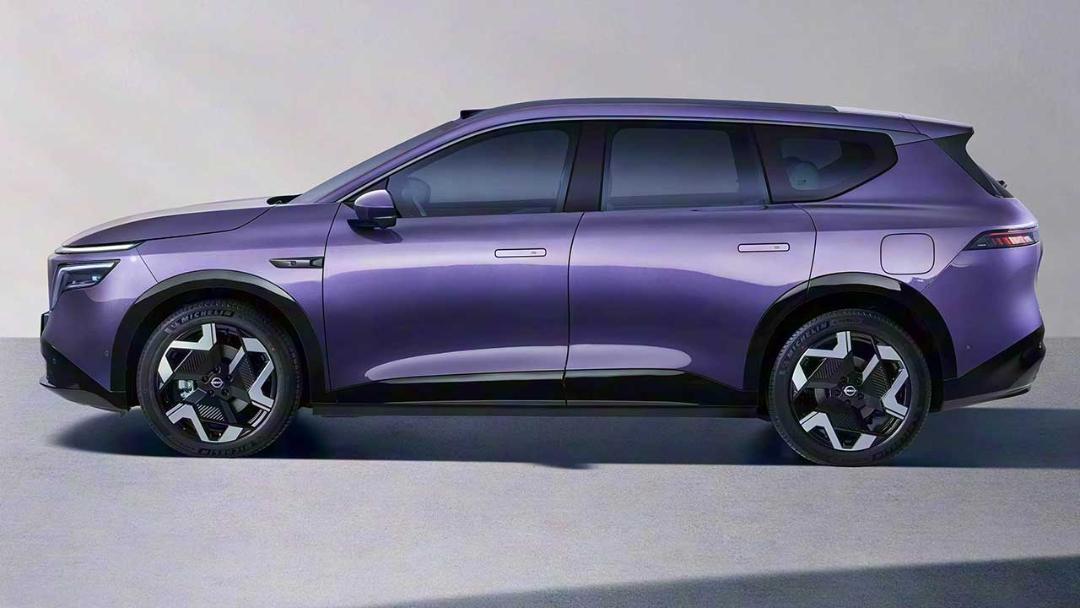 نیسان NX8