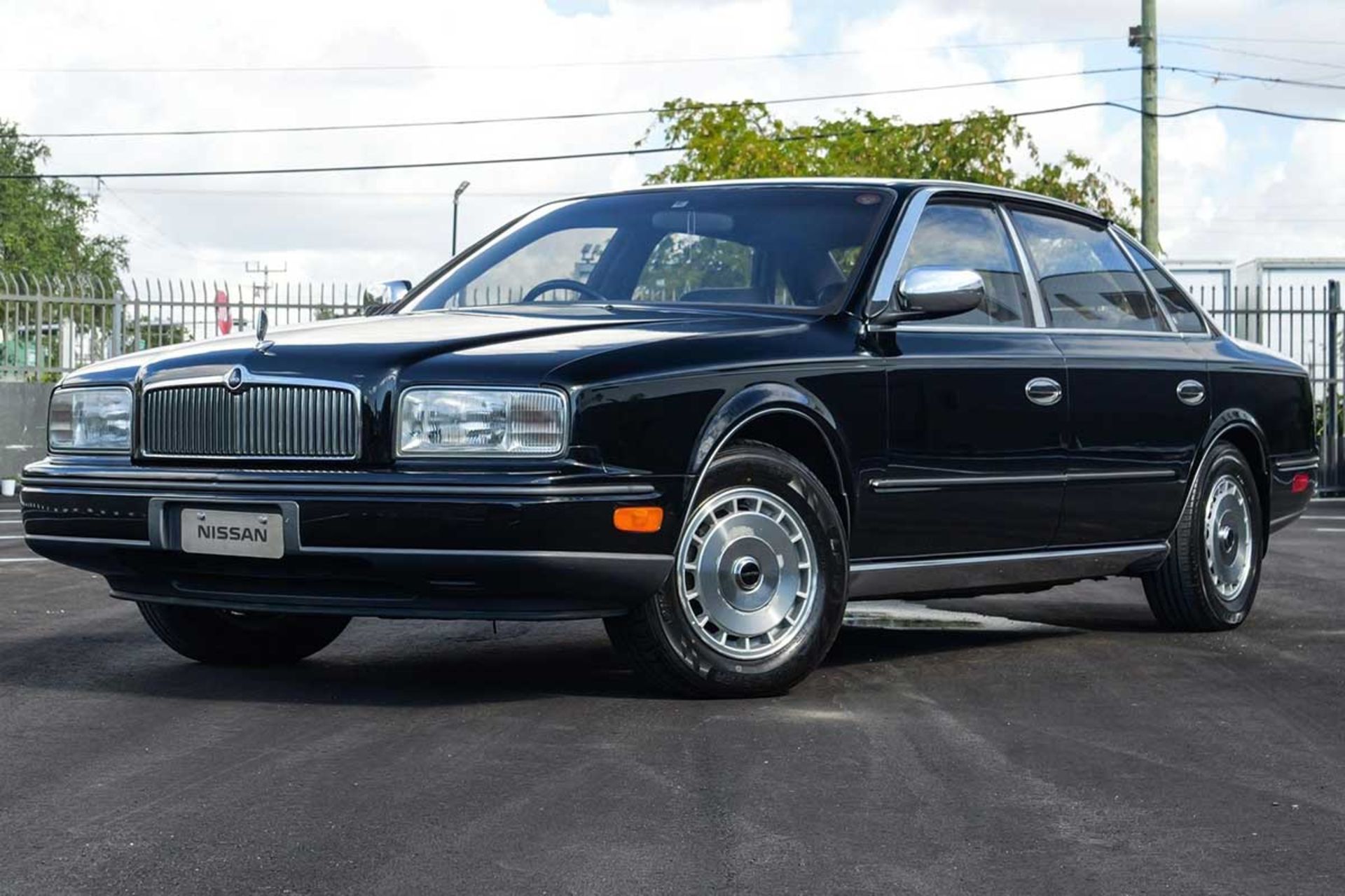 نیسان پرزیدنت ۱۹۹۲