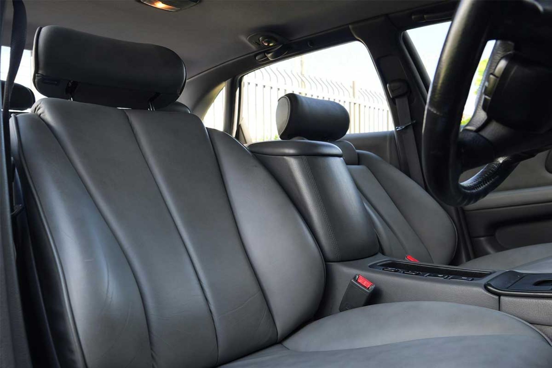 نیسان پرزیدنت ۱۹۹۲