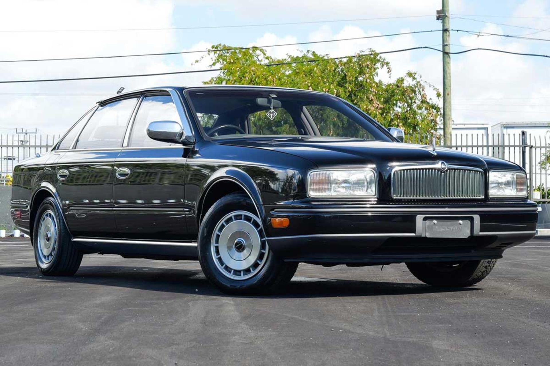 نیسان پرزیدنت ۱۹۹۲